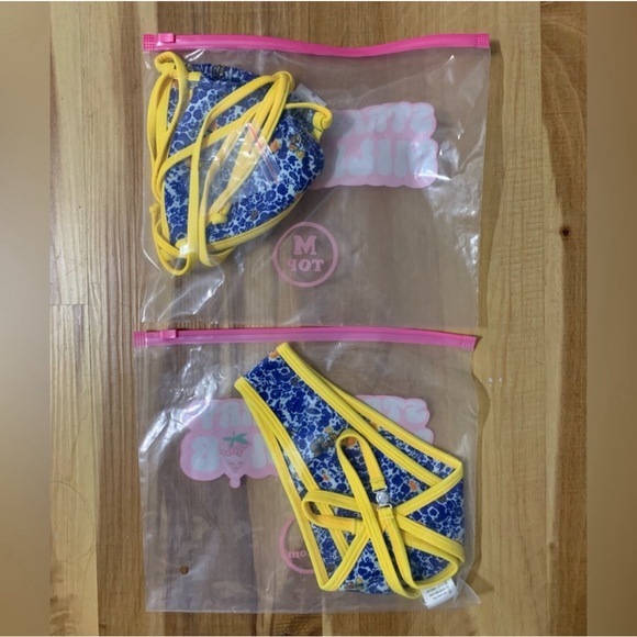 NEW STRAWBERRY MILK MOB WOMEN'S OPHELIA BIKINI - SIZE MEDIUM TOP & SMALL BOTTOM - Picture 3 of 4